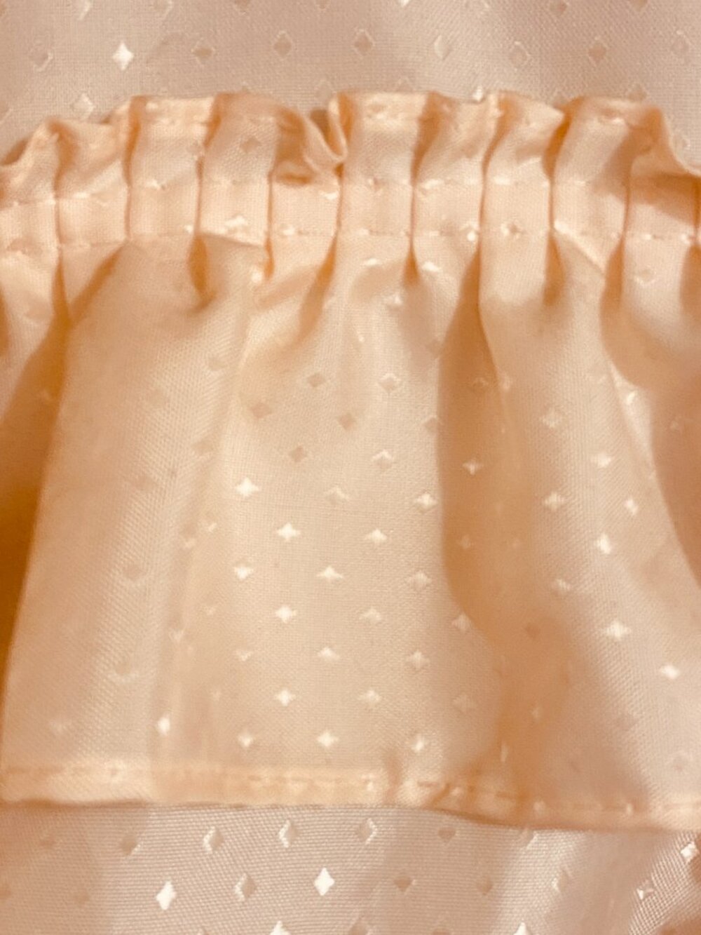 Vintage Peach Fabric Shower Curtain Ruffled Diamond, tie backs rings - Picture 2 of 5
